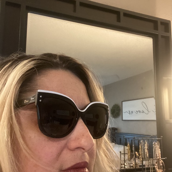 Dior Vintage limited edition black and white sunglasses. - Picture 6 of 10